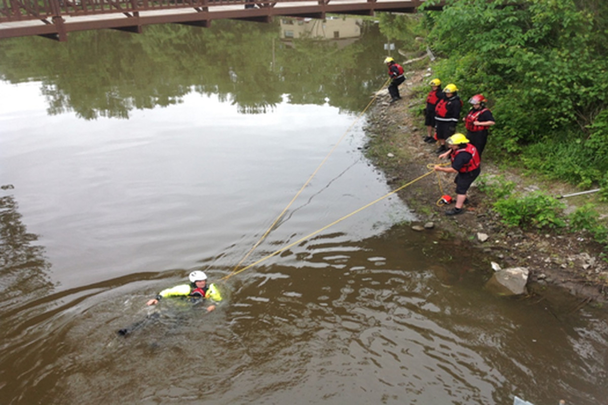 Formation de sauvetage riverain